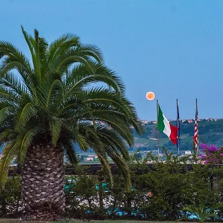 אתר נופש Tenuta Querce Grosse 2*